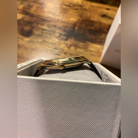 Michael Kors Watch - Picture 5 of 5